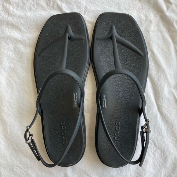 Crocs black Miami T-strap sandal, size 9 - Picture 5 of 8